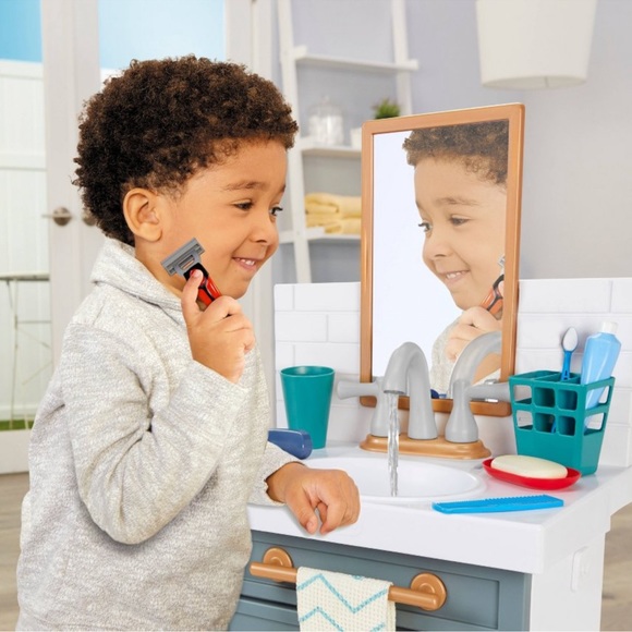 Little tikes first sink - Picture 3 of 5